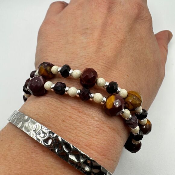 Stunning double stranded faceted garnet, mookaite, and agate bracelet! - Picture 14 of 15